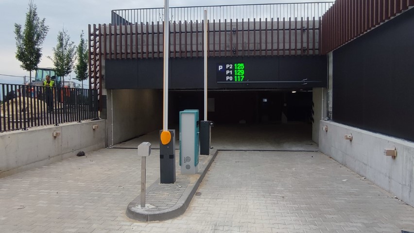 Nowoczesne systemy parkingowe - wjazd na parking w zielonej górze