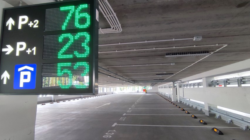 naprowadzania na miejsca parkingowe